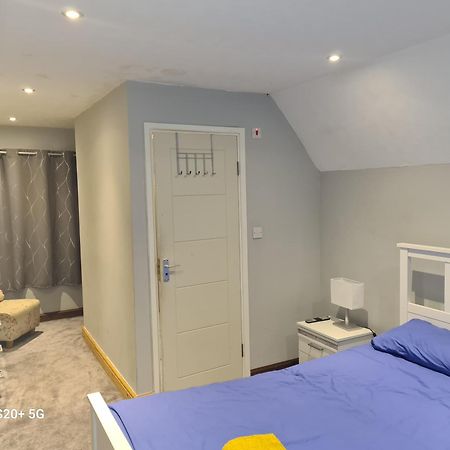 The Reading Whole Apartment With Private Lake And Gardens Eksteriør billede