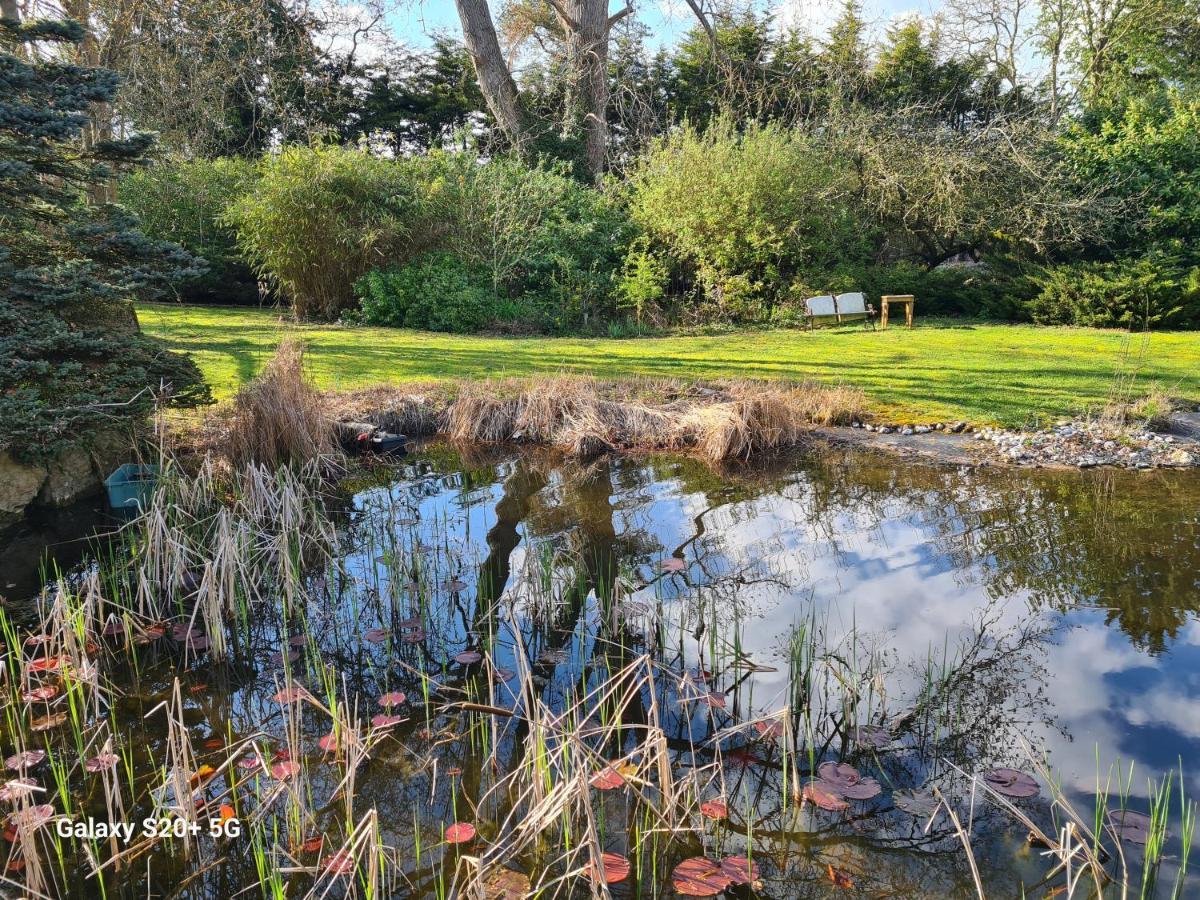 The Reading Whole Apartment With Private Lake And Gardens Eksteriør billede